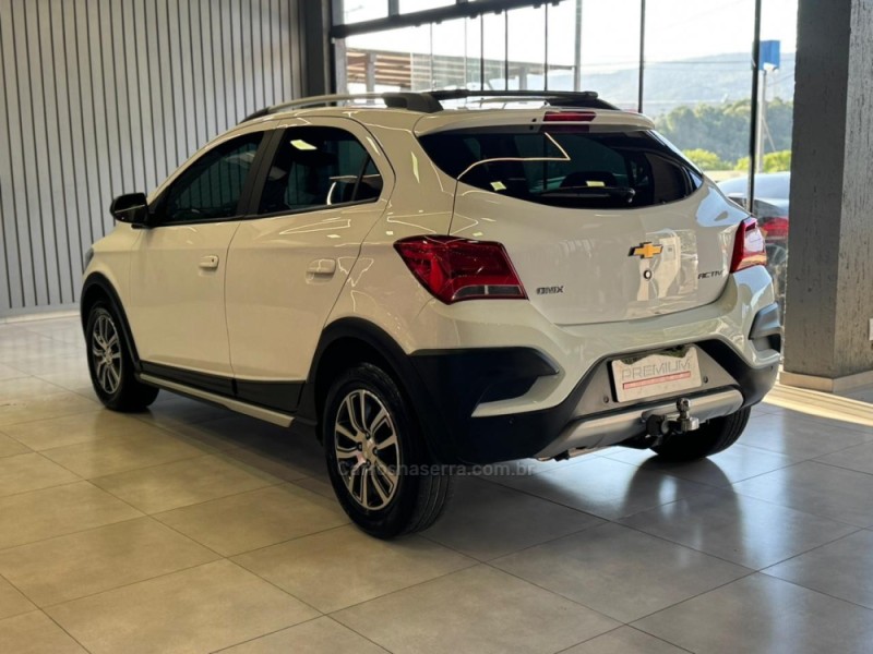 ONIX 1.4 MPFI ACTIV 8V FLEX 4P AUTOMÁTICO - 2017 - DOIS IRMãOS