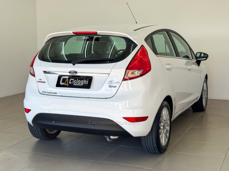 FIESTA 1.6 TITANIUM HATCH 16V FLEX 4P AUTOMÁTICO - 2015 - CARLOS BARBOSA