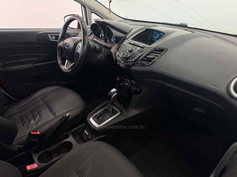 FIESTA 1.6 TITANIUM HATCH 16V FLEX 4P AUTOMÁTICO - 2015 - CARLOS BARBOSA