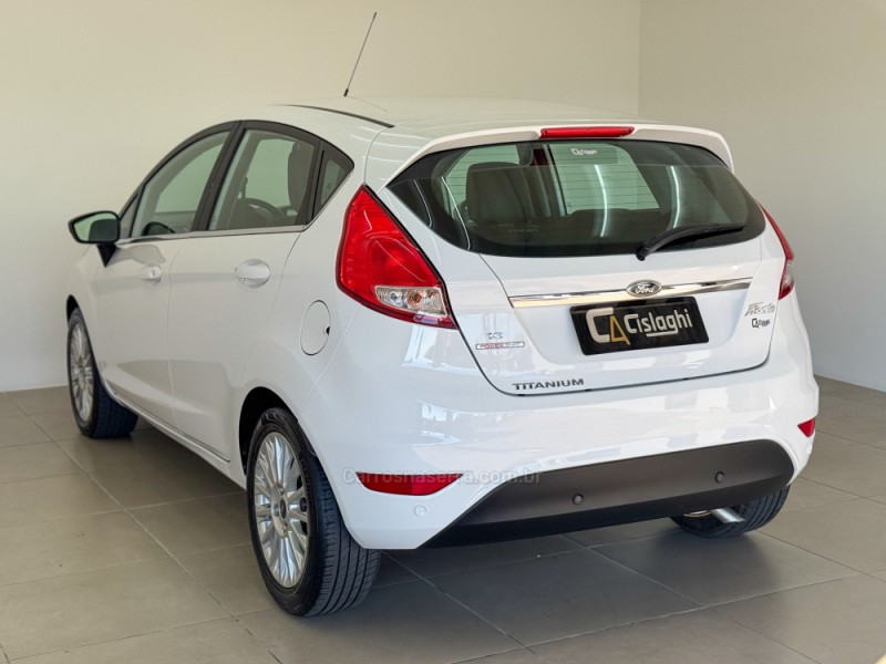 FIESTA 1.6 TITANIUM HATCH 16V FLEX 4P AUTOMÁTICO - 2015 - CARLOS BARBOSA