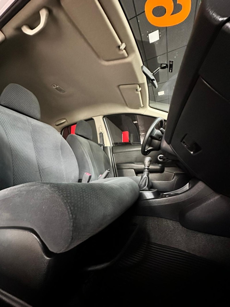 TIIDA 1.8 SEDAN 16V FLEX 4P MANUAL - 2011 - SãO LEOPOLDO