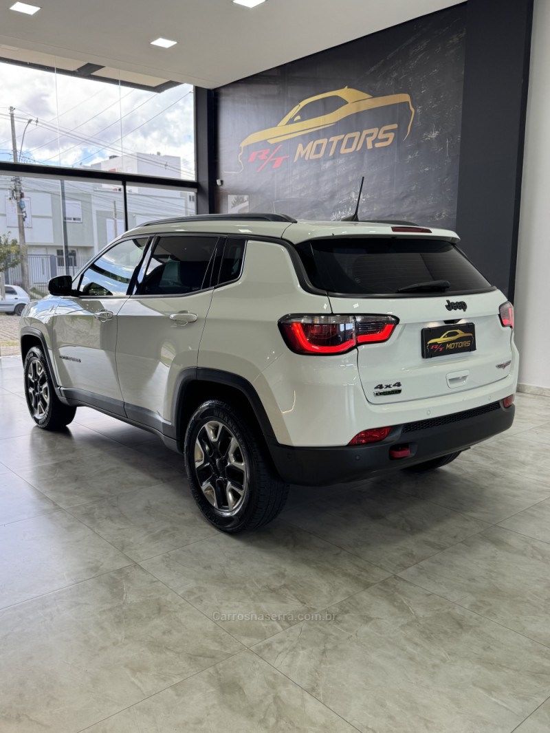 COMPASS 2.0 TRAILHAWK TD350 TURBO DIESEL 4X4 4P AUTOMÁTICO - 2017 - CAXIAS DO SUL