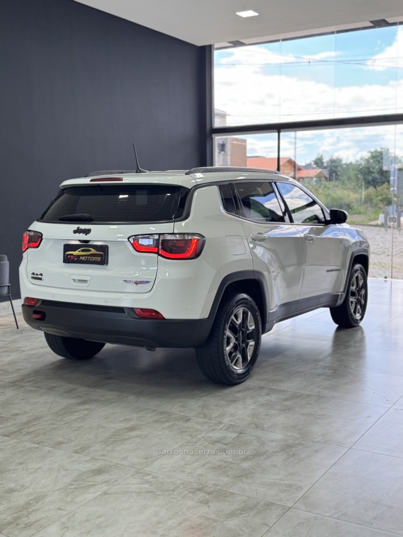 COMPASS 2.0 TRAILHAWK TD350 TURBO DIESEL 4X4 4P AUTOMÁTICO - 2017 - CAXIAS DO SUL