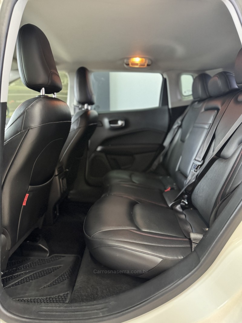 COMPASS 2.0 TRAILHAWK TD350 TURBO DIESEL 4X4 4P AUTOMÁTICO - 2017 - CAXIAS DO SUL