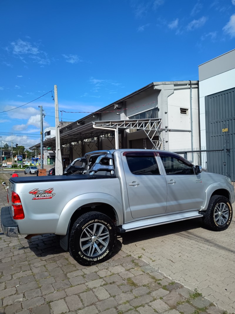 HILUX 3.0 SR 4X4 CD 16V TURBO INTERCOOLER DIESEL 4P AUTOMÁTICO - 2012 - CAXIAS DO SUL