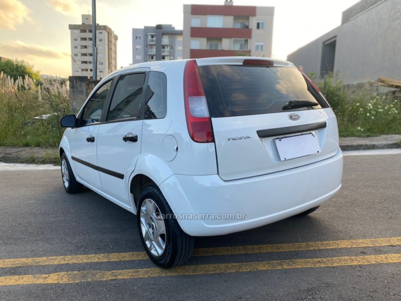 FIESTA 1.0 MPI PERSONNALITÉ 8V FLEX 4P MANUAL - 2003 - CAXIAS DO SUL