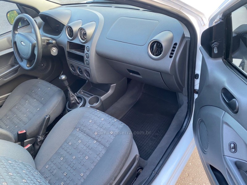 FIESTA 1.0 MPI PERSONNALITÉ 8V FLEX 4P MANUAL - 2003 - CAXIAS DO SUL