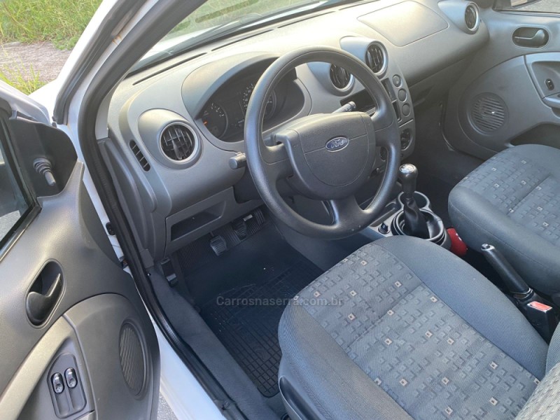 FIESTA 1.0 MPI PERSONNALITÉ 8V FLEX 4P MANUAL - 2003 - CAXIAS DO SUL