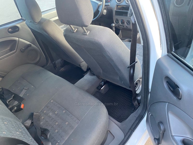 FIESTA 1.0 MPI PERSONNALITÉ 8V FLEX 4P MANUAL - 2003 - CAXIAS DO SUL