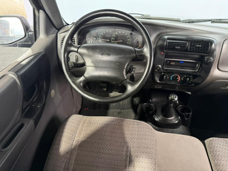 RANGER 2.5 XL 4X2 CD 16V FLEX 4P MANUAL - 2001 - VACARIA