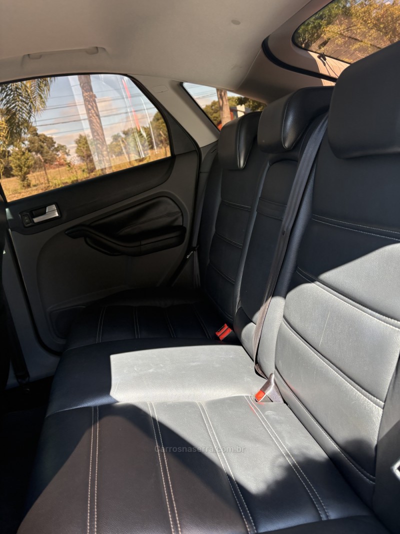 FOCUS 2.0 TITANIUM 16V FLEX 4P AUTOMÁTICO - 2012 - GARIBALDI