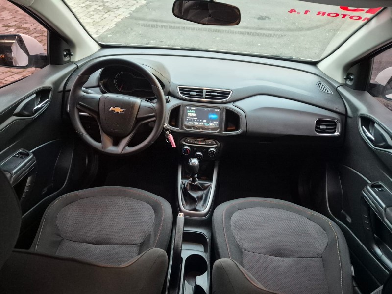 ONIX 1.4 MPFI LT 8V FLEX 4P MANUAL - 2015 - CAXIAS DO SUL