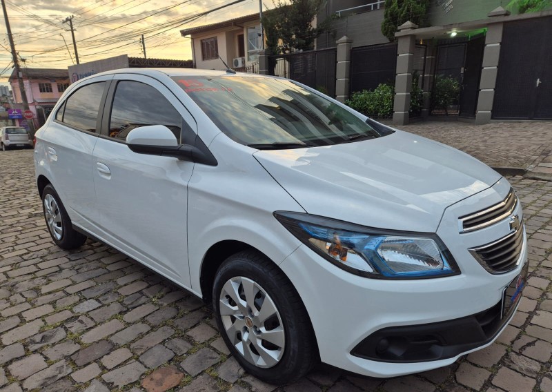ONIX 1.4 MPFI LT 8V FLEX 4P MANUAL - 2015 - CAXIAS DO SUL
