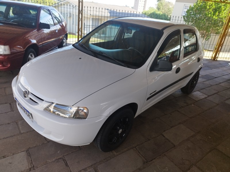 CELTA 1.0 MPFI SUPER 8V FLEX 4P MANUAL - 2005 - VERANóPOLIS