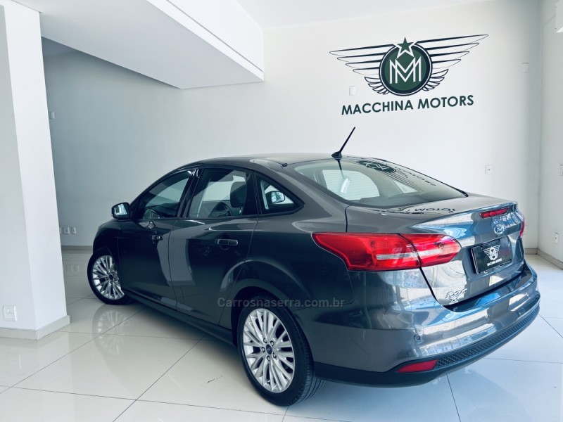 FOCUS 2.0 SE FASTBACK 16V FLEX 4P AUTOMÁTICO - 2016 - CAXIAS DO SUL