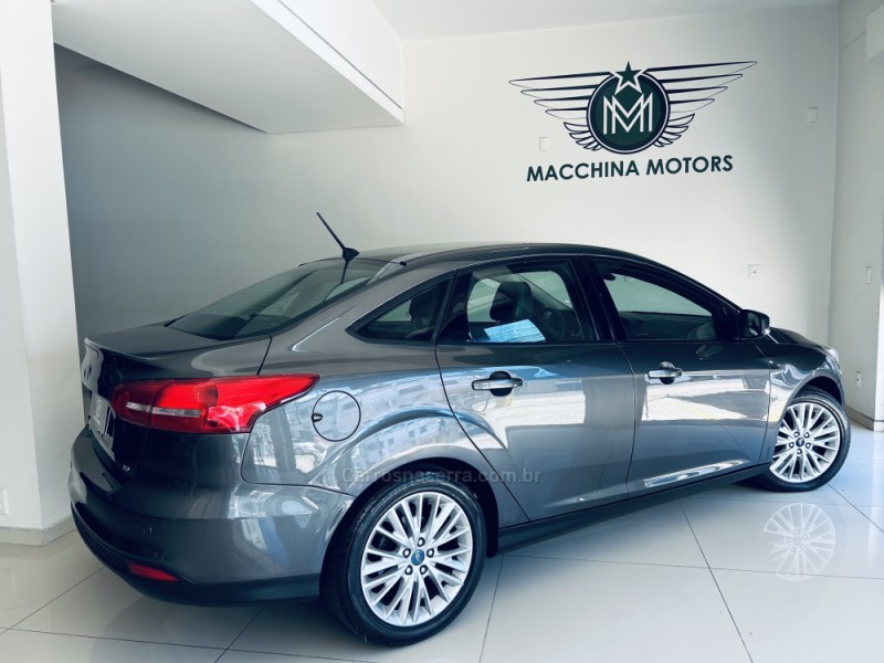 FOCUS 2.0 SE FASTBACK 16V FLEX 4P AUTOMÁTICO - 2016 - CAXIAS DO SUL