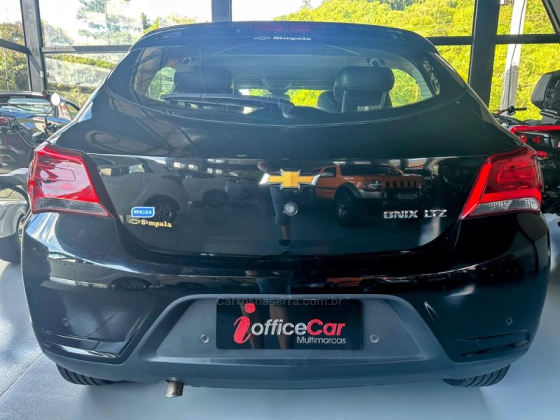 ONIX 1.4 MPFI LTZ 8V FLEX 4P AUTOMÁTICO - 2017 - TRêS COROAS