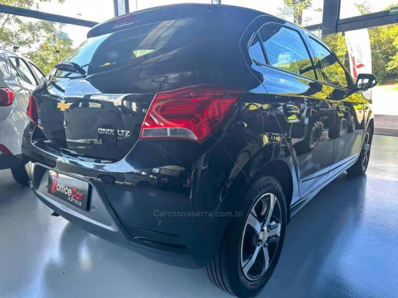 ONIX 1.4 MPFI LTZ 8V FLEX 4P AUTOMÁTICO - 2017 - TRêS COROAS