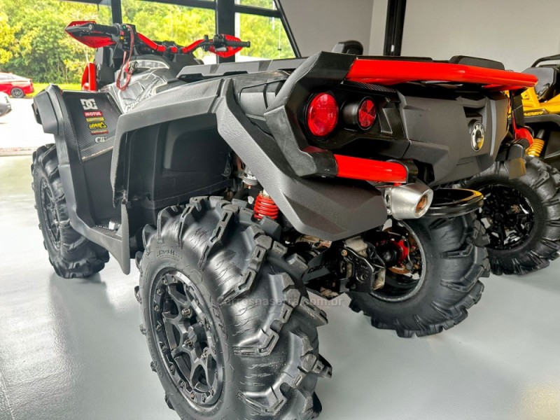 OUTLANDER 1000X MR - 2017 - TRêS COROAS