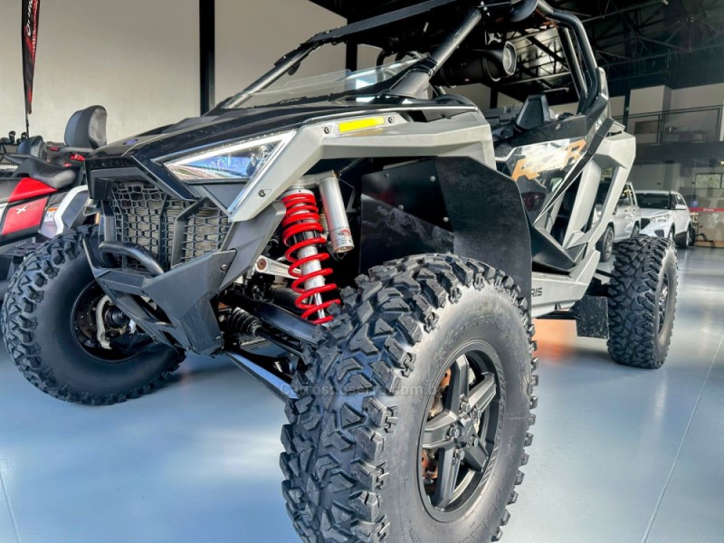 rzr xp 1000 eps le 2022 tres coroas