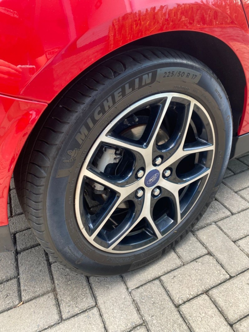 FOCUS 2.0 TITANIUM PLUS HATCH 16V FLEX 4P AUTO - 2017 - CANELA