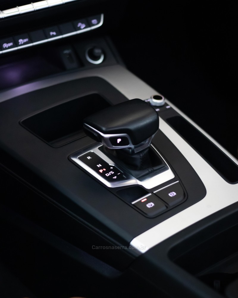 Q5 2.0 TFSI S LINE BLACK QUATTRO S TRONIC GASOLINA 4P - 2022 - CAXIAS DO SUL