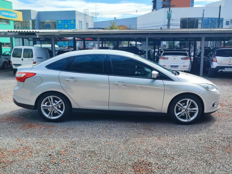 FOCUS 2.0 SE SEDAN 16V FLEX 4P AUTOMÁTICO - 2015 - FARROUPILHA