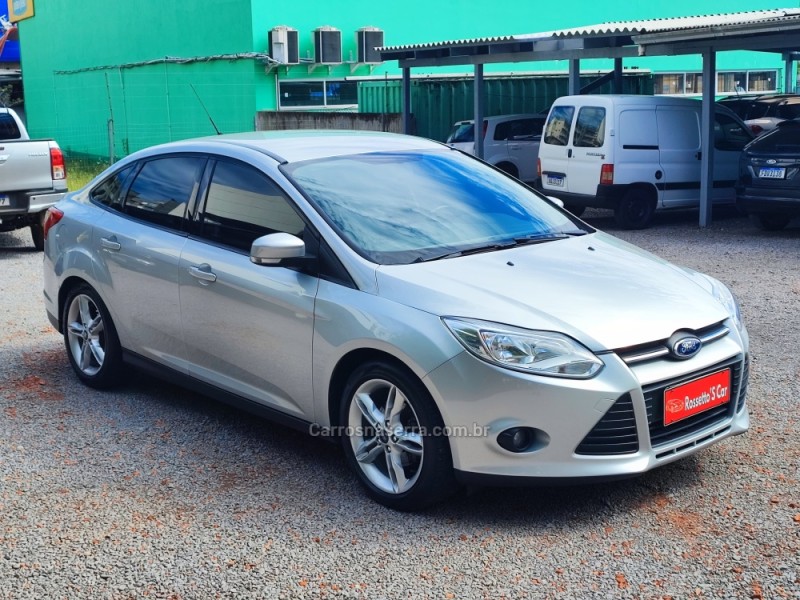 FOCUS 2.0 SE SEDAN 16V FLEX 4P AUTOMÁTICO - 2015 - FARROUPILHA
