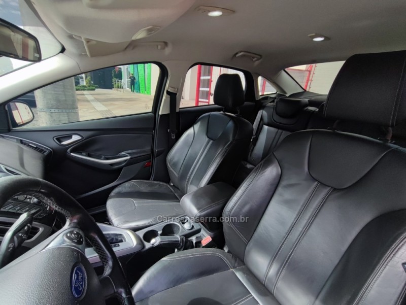 FOCUS 2.0 SE SEDAN 16V FLEX 4P AUTOMÁTICO - 2015 - FARROUPILHA