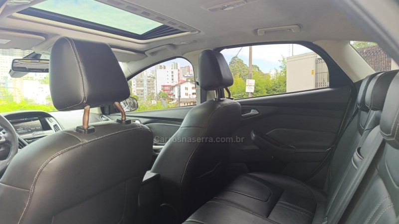 FOCUS 2.0 TITANIUM PLUS 16V FLEX 4P AUTOMÁTICO - 2015 - CAXIAS DO SUL