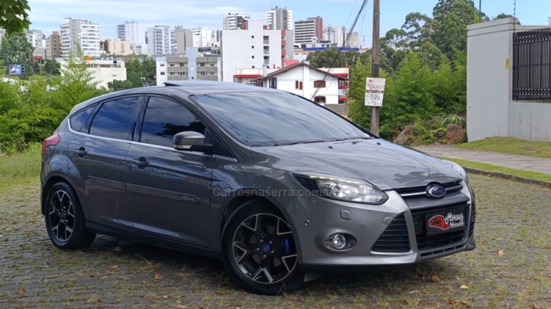 FOCUS 2.0 TITANIUM PLUS 16V FLEX 4P AUTOMÁTICO - 2015 - CAXIAS DO SUL