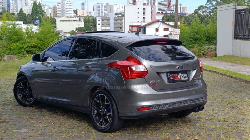 FOCUS 2.0 TITANIUM PLUS 16V FLEX 4P AUTOMÁTICO - 2015 - CAXIAS DO SUL