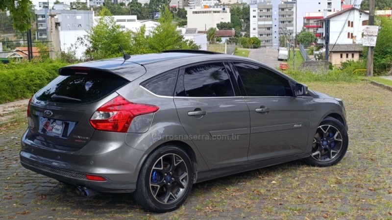 FOCUS 2.0 TITANIUM PLUS 16V FLEX 4P AUTOMÁTICO - 2015 - CAXIAS DO SUL
