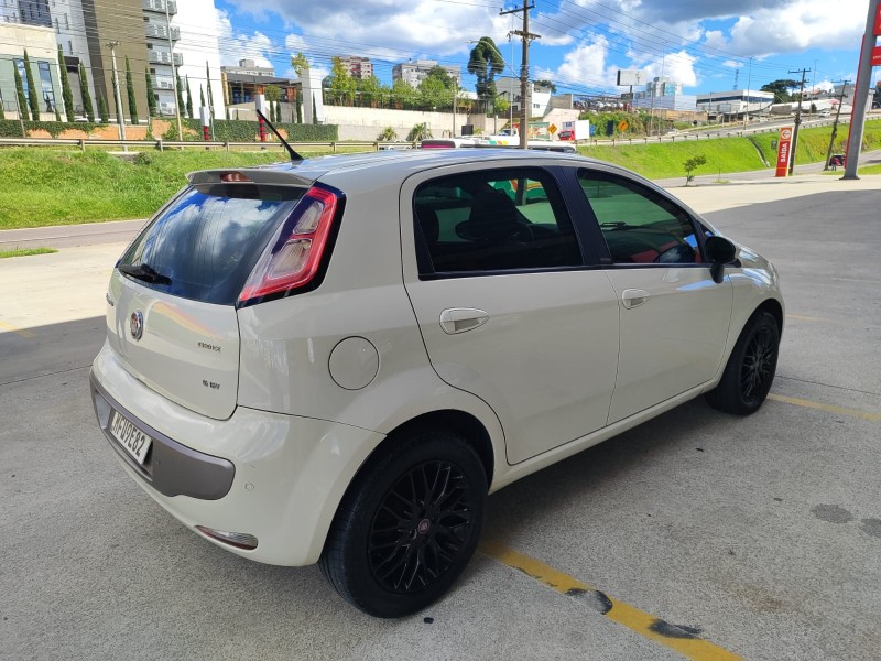PUNTO 1.6 ESSENCE 16V FLEX 4P MANUAL - 2014 - FARROUPILHA