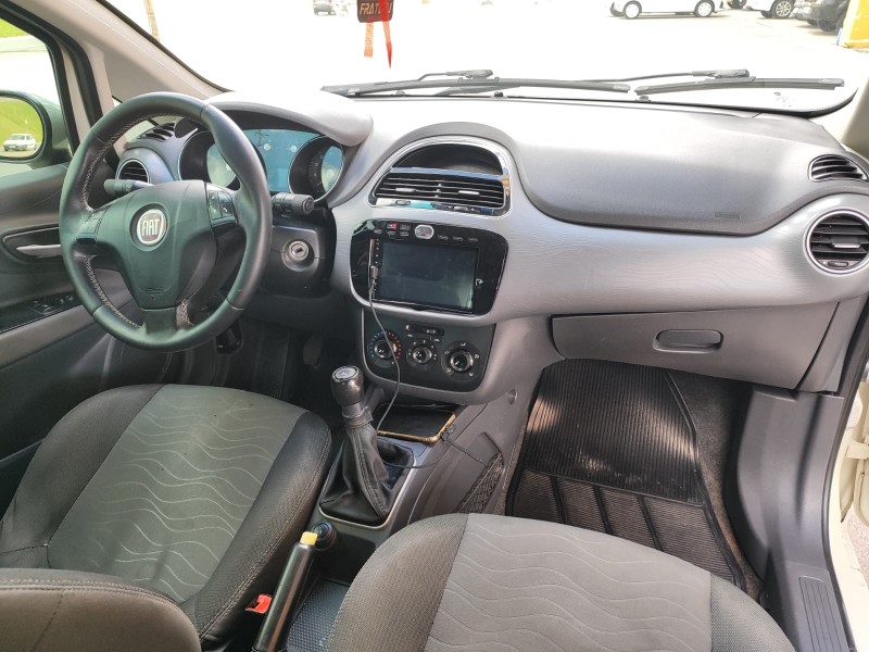 PUNTO 1.6 ESSENCE 16V FLEX 4P MANUAL - 2014 - FARROUPILHA