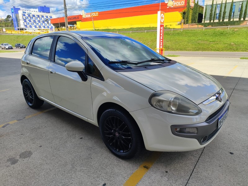 PUNTO 1.6 ESSENCE 16V FLEX 4P MANUAL - 2014 - FARROUPILHA