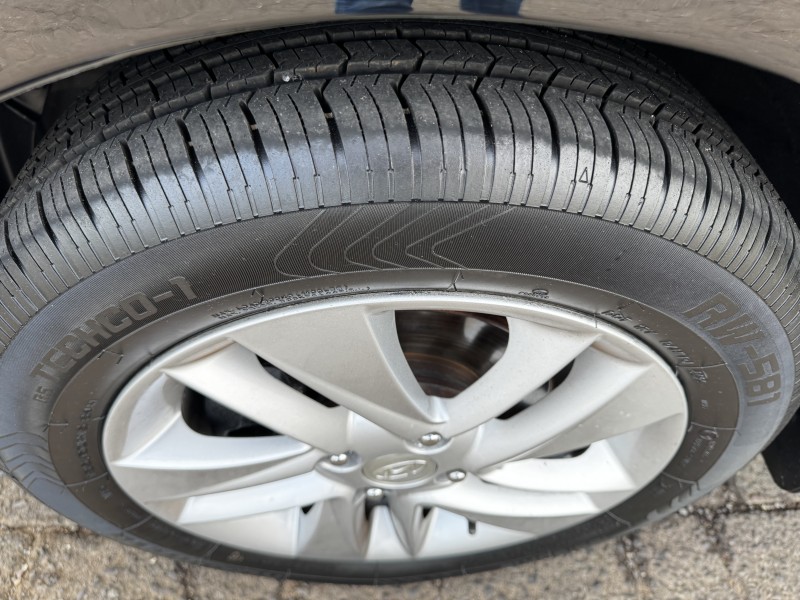 HB20S 1.6 PREMIUM 16V FLEX 4P AUTOMÁTICO - 2015 - DOIS IRMãOS