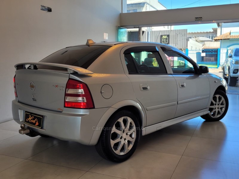 ASTRA 2.0 MPFI ADVANTAGE 8V FLEX 4P MANUAL - 2011 - CANELA