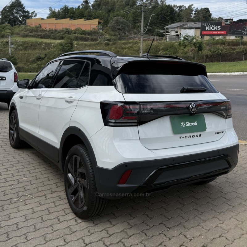 T-CROSS 1.4 HIGHLINE TSI 16V FLEX 4P AUTOMÁTICO - 2025 - CAXIAS DO SUL