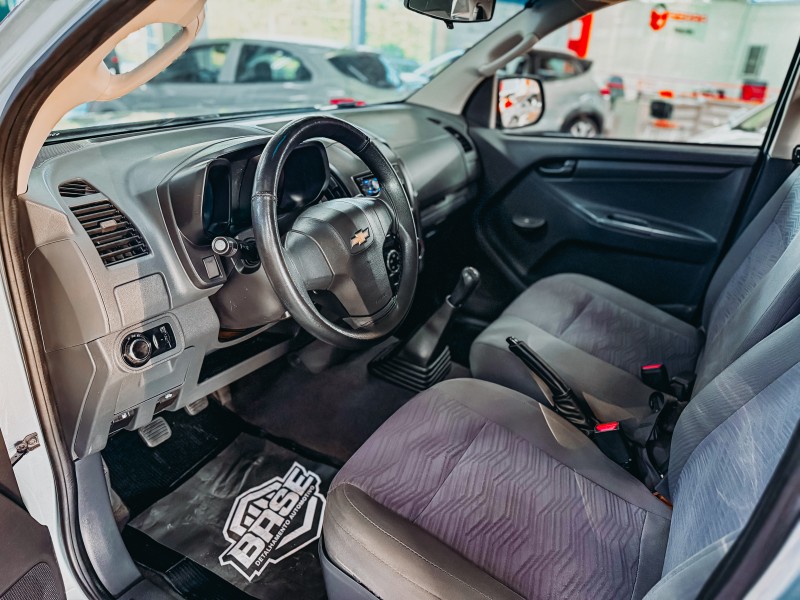 S10 2.4 LS 4X2 CD 8V FLEX 4P MANUAL - 2013 - CAXIAS DO SUL