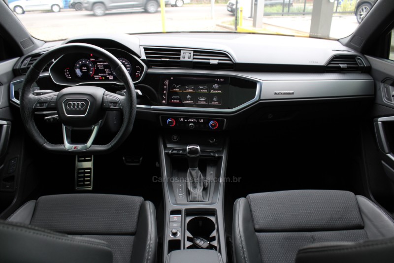 Q3 2.0 TFSI PERFORMANCE BLACK QUATTRO GASOLINA 4P AUTOMÁTICO - 2024 - CAXIAS DO SUL