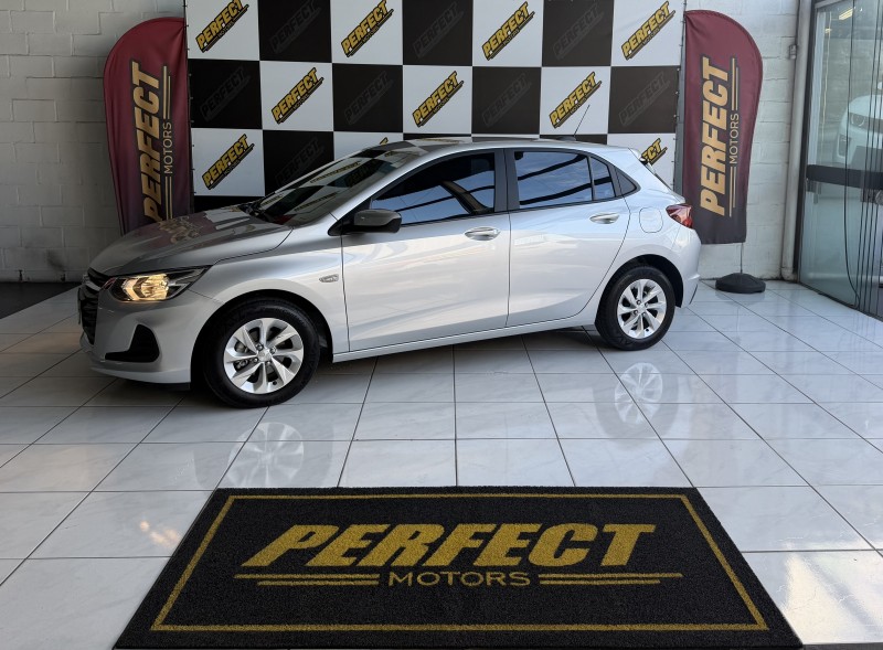 onix 1.0 lt2 flex 4p manual 2023 portao