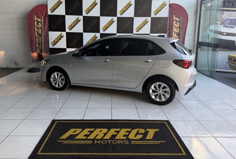 ONIX 1.0 LT2 FLEX 4P MANUAL - 2023 - PORTãO