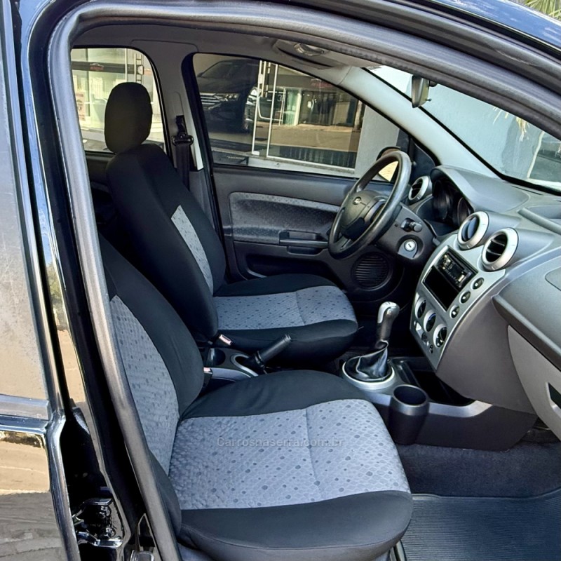 FIESTA 1.0 SE 8V FLEX 4P MANUAL - 2014 - GUAPORé