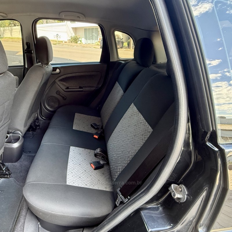 FIESTA 1.0 SE 8V FLEX 4P MANUAL - 2014 - GUAPORé