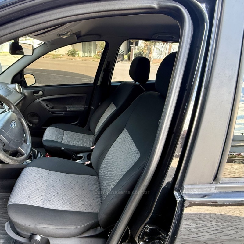 FIESTA 1.0 SE 8V FLEX 4P MANUAL - 2014 - GUAPORé