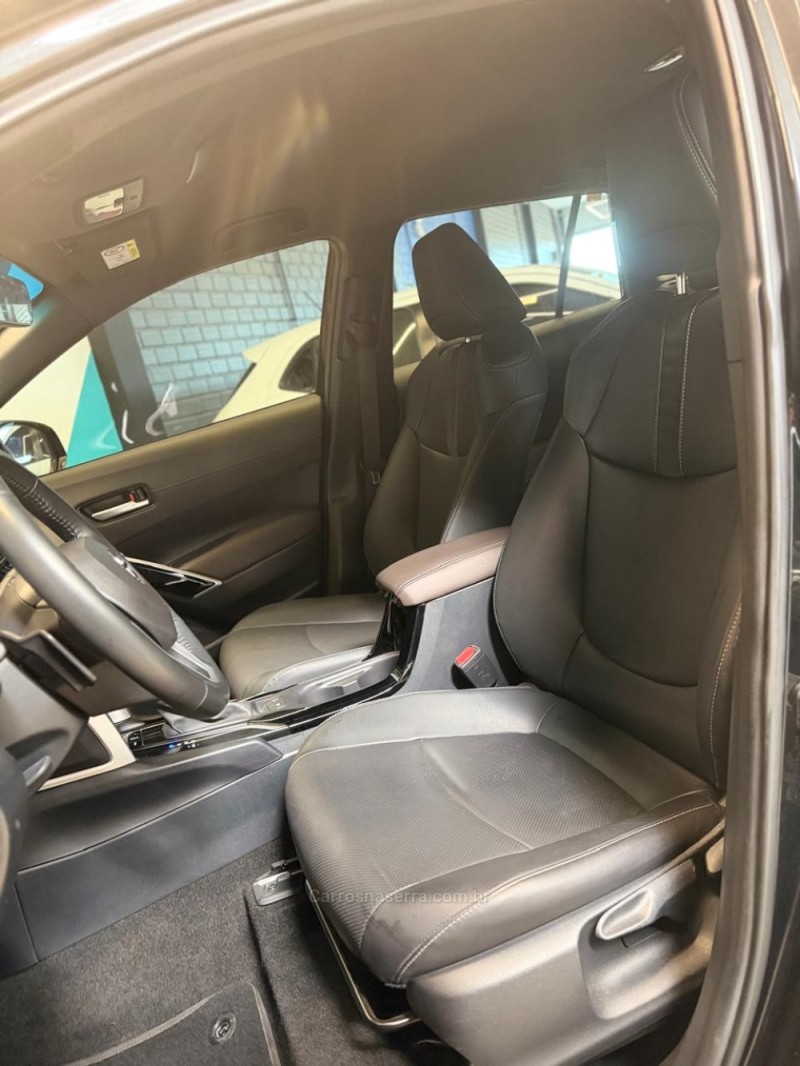 COROLLA 2.0 CROSS XRE 16V FLEX 4P AUTOMÁTICO - 2025 - NOVO HAMBURGO