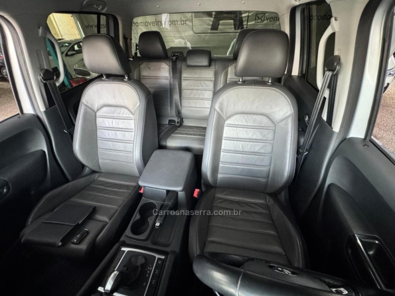 AMAROK 3.0 V6 TDI HIGHLINE CD DIESEL 4MOTION AUTOMÁTICO - 2021 - NOVA PRATA