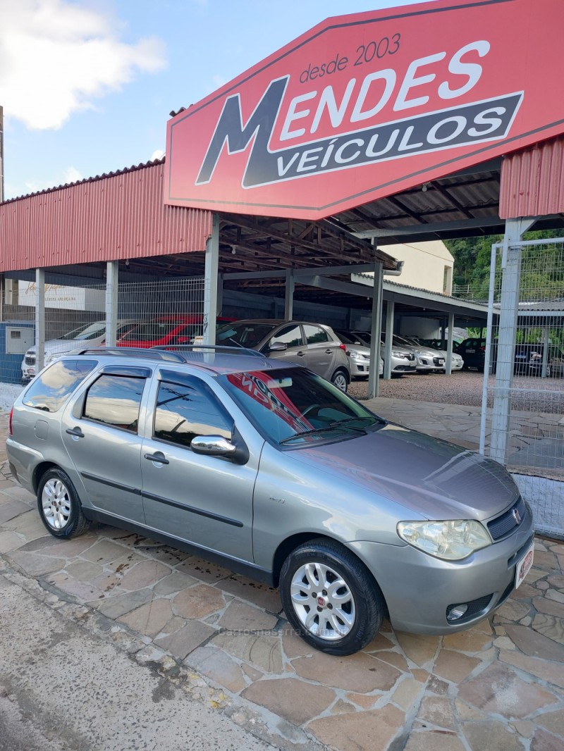 PALIO 1.3 MPI FIRE ELX WEEKEND 8V FLEX 4P MANUAL - 2005 - TRêS COROAS