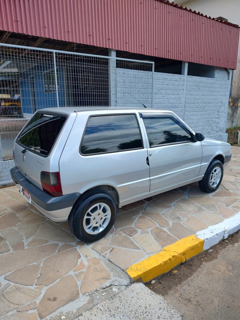 UNO 1.0 MPI MILLE WAY ECONOMY 8V FLEX 2P MANUAL - 2010 - TRêS COROAS